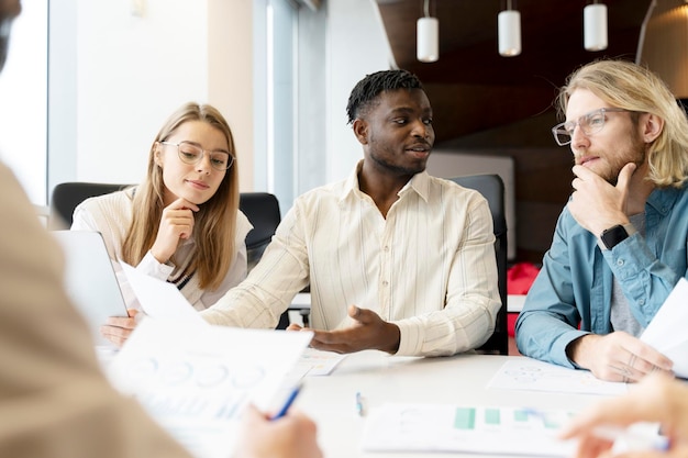 Educação financeira e literacia financeira para gestão de finanças pessoais